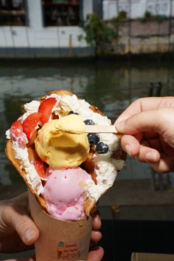 SCOOPS AND SMILES (MELAKA) Reviewbah