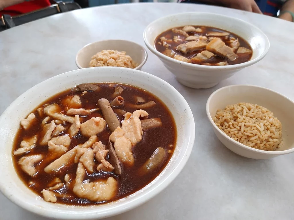 Melaka's Culinary Gems: 10 Must-Visit Restaurants | Reviewbah