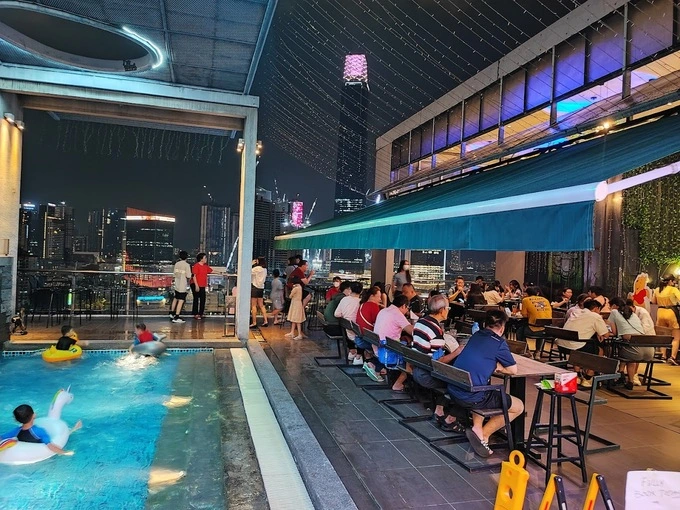 Sky Dining in Kuala Lumpur: 5 Amazing Restaurants and Bars with Stunning Views | Reviewbah