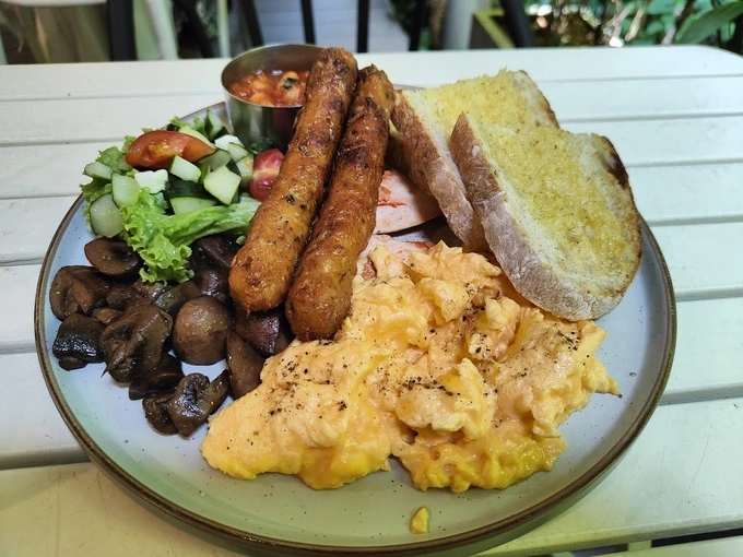  5 Best Cafes to Have a Big Breakfast in KL | Reviewbah