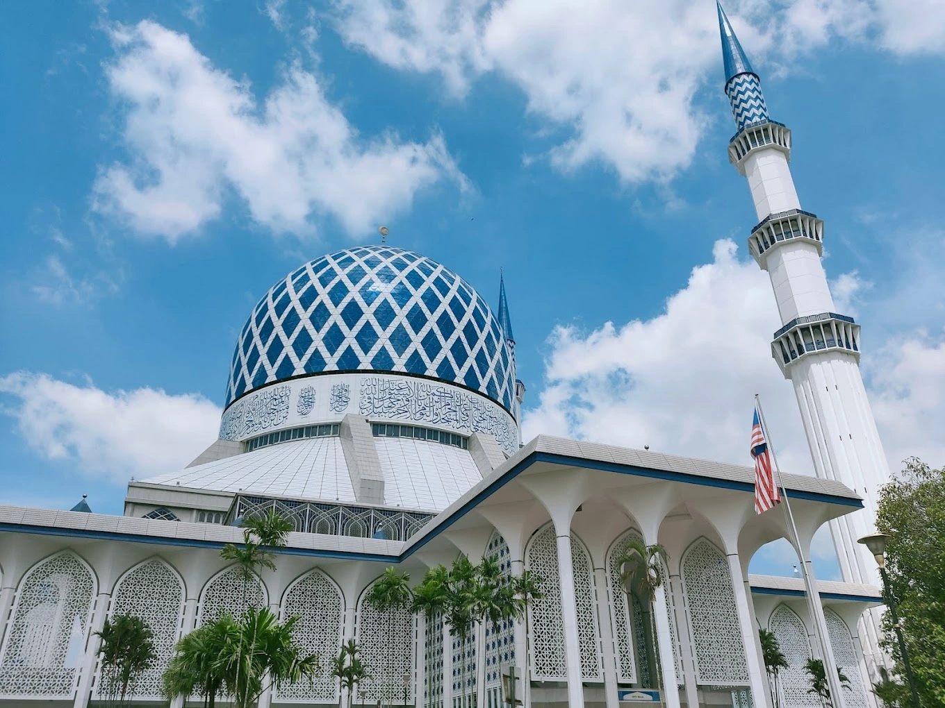 5 Most Beautiful Masjid in Kuala Lumpur and Selangor | Reviewbah
