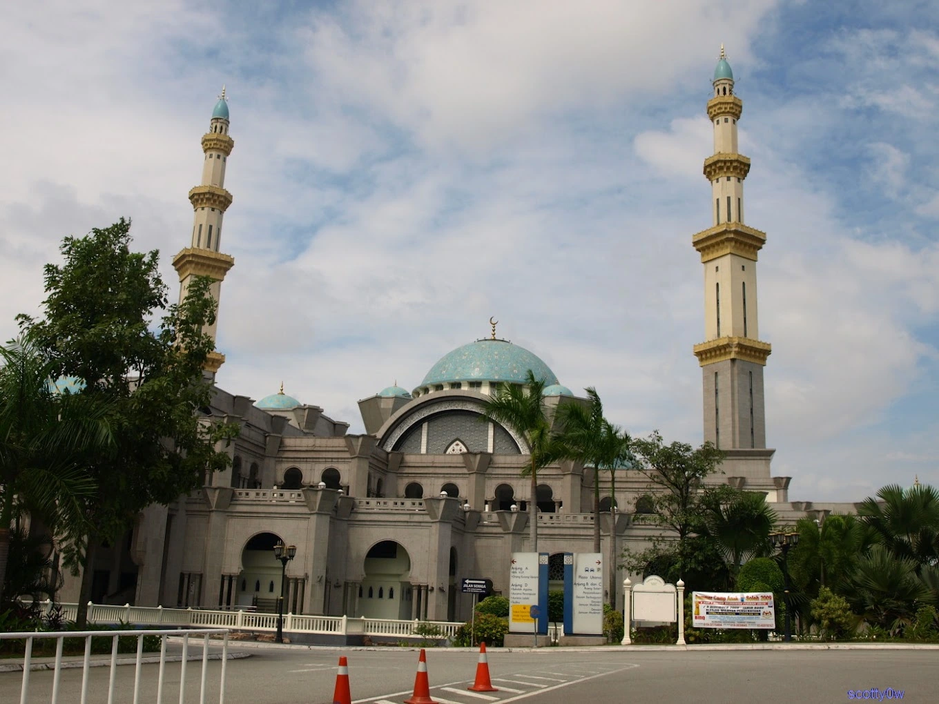 5 Most Beautiful Masjid in Kuala Lumpur and Selangor | Reviewbah