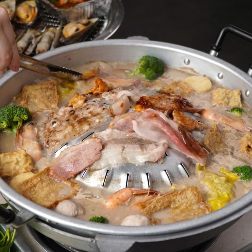Get Your Taste Buds Exploring: The Best Thai Restaurant in Malaysia | Reviewbah